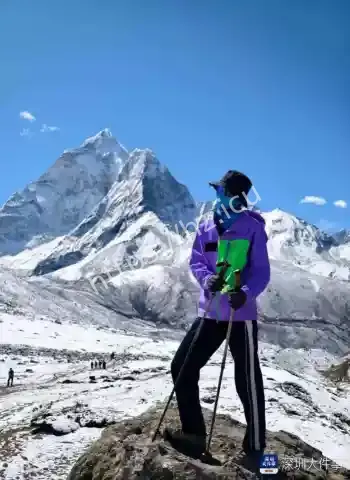 初中生登顶珠穆朗玛峰